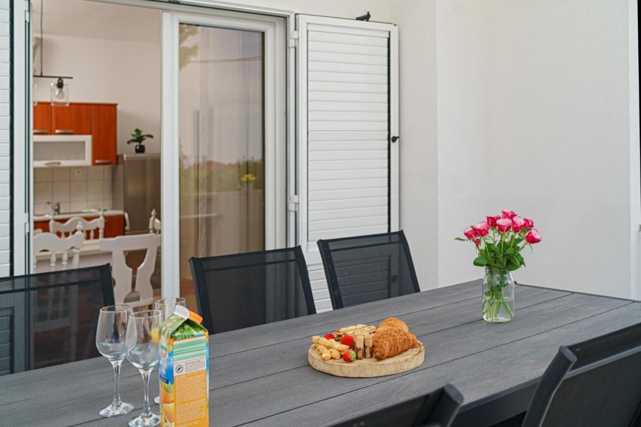 Apartman Rusula Vodice Exteriér fotografie